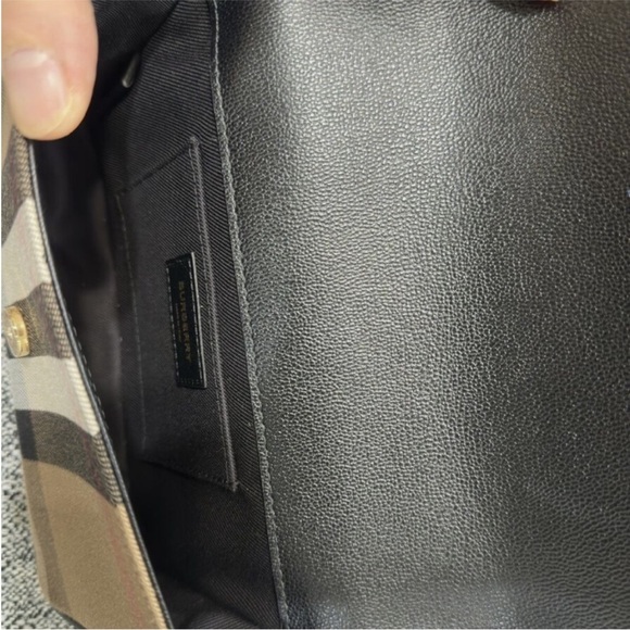 🔥🔥🔥100% Authentic Burberry Crossbody bag - Picture 5 of 12